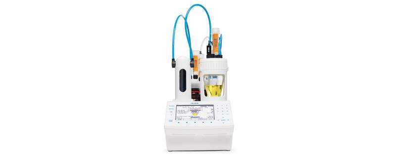 Hanna automatic titration system with reagent bottles and sample vessel